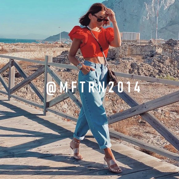 ZARA Crop Top with Ruffled Sleeves - Picture 2 of 11